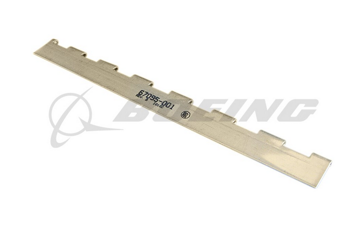 Piper LH Main Gear Door Hinge Half | 67095-000